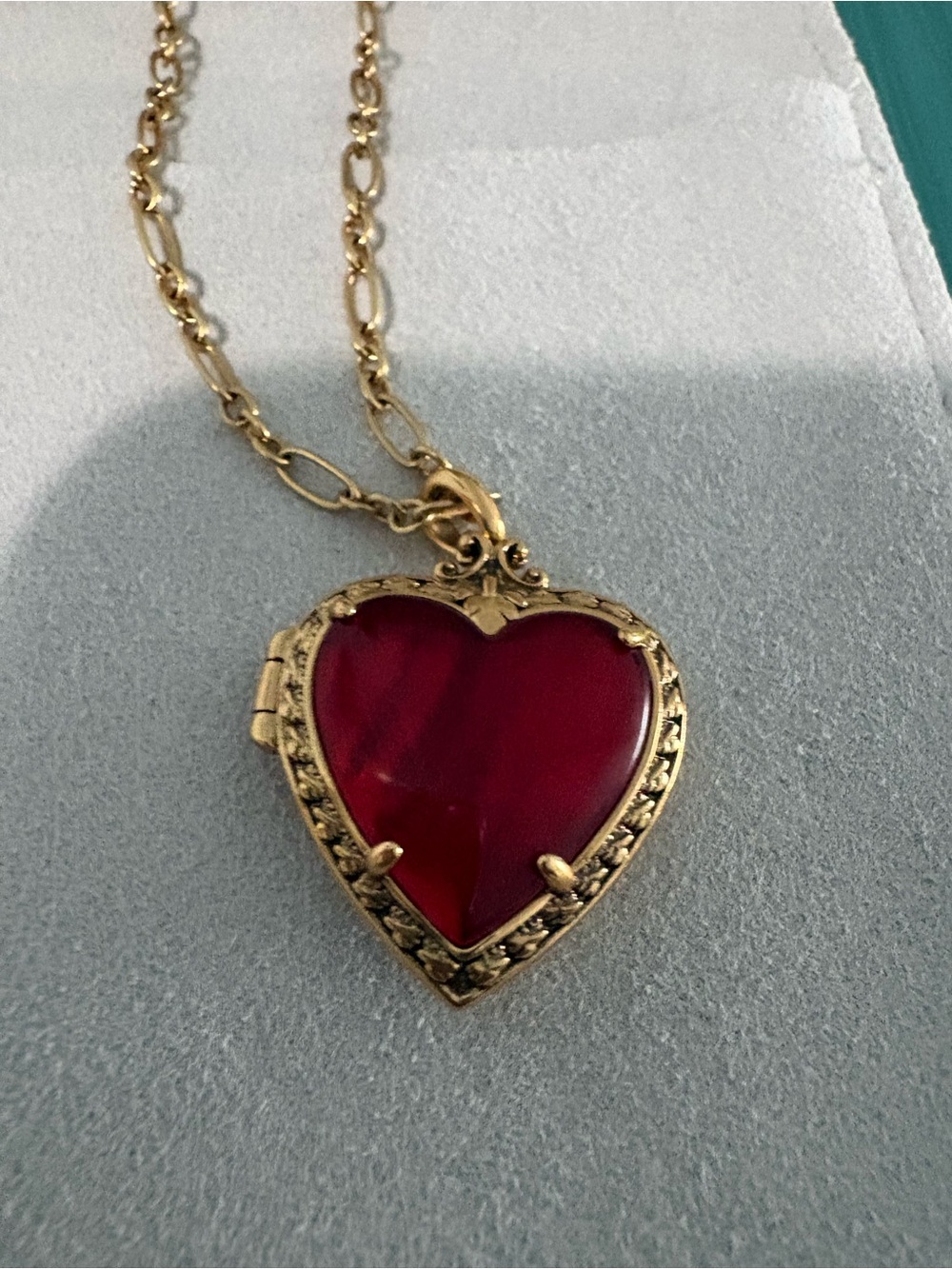 Kendra Scott Snow White Locket Red Heart!